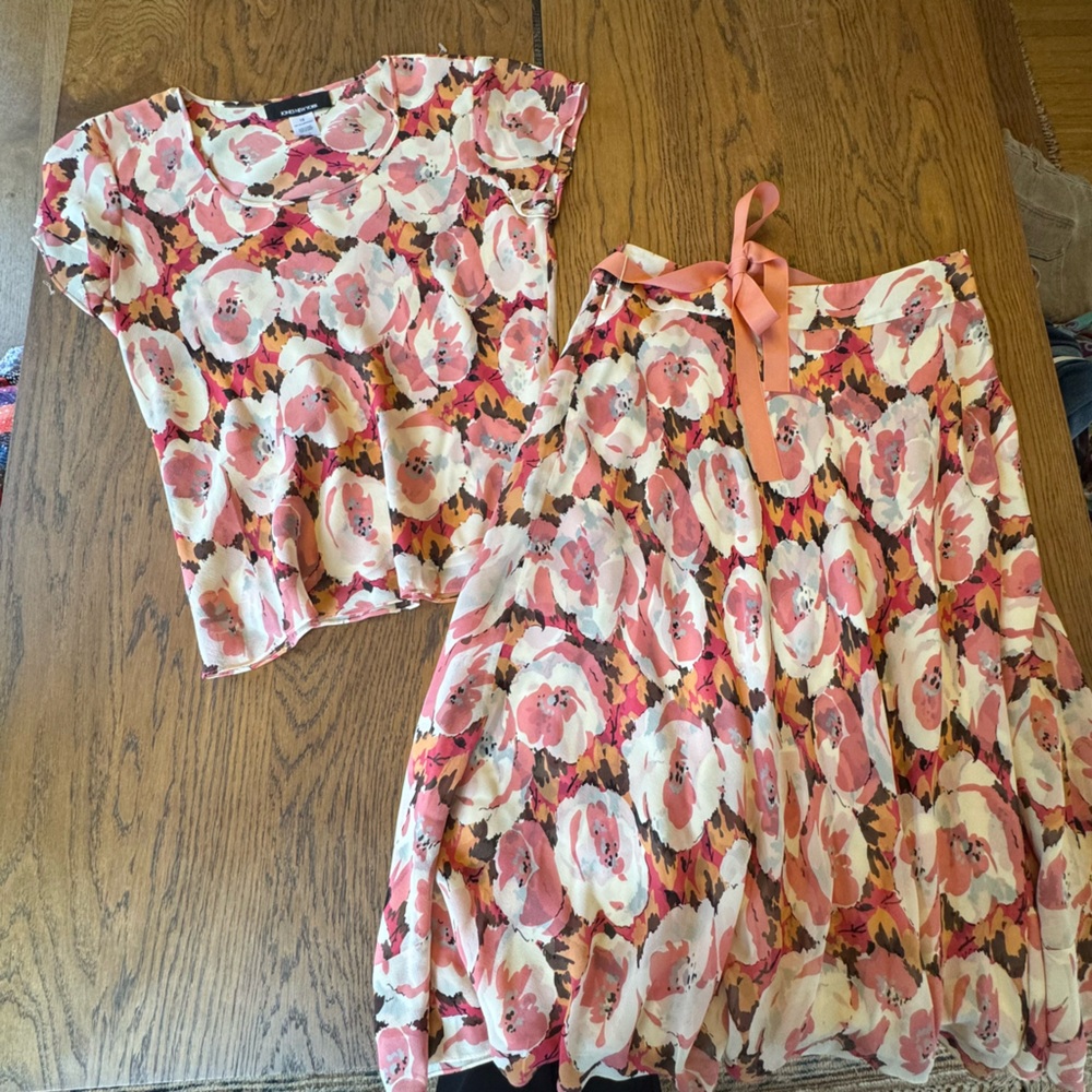 Jones New York Floral 100% Silk Blouse and Skirt Two-Piece Set Size 8 Medium M